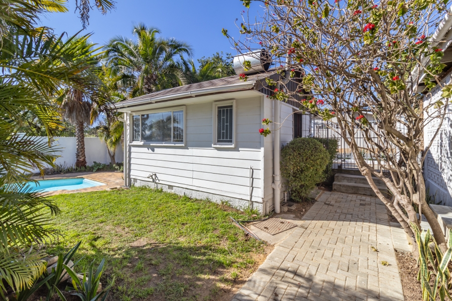 5 Bedroom Property for Sale in Uitsig Western Cape